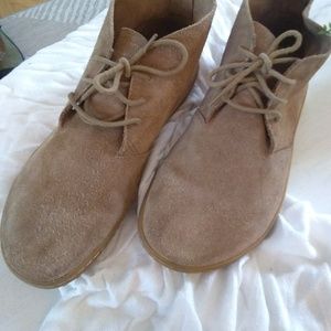 barefoot chukka